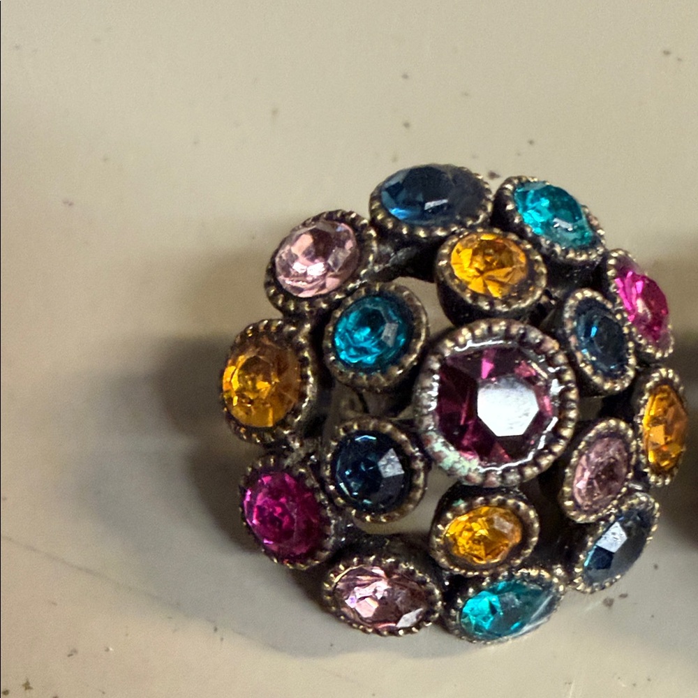 Vintage Avon Domed Clip On Earrings With Multicolored Stones Jewelry - Picture 8 of 13